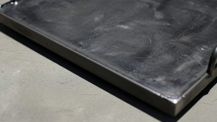 黒皮（ミルスケール）除去【動画あり】｜レーザーと従来工法を徹底比較