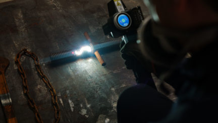 レーザーアブレーションとは？原理と熱加工との違い。洗浄への産業応用