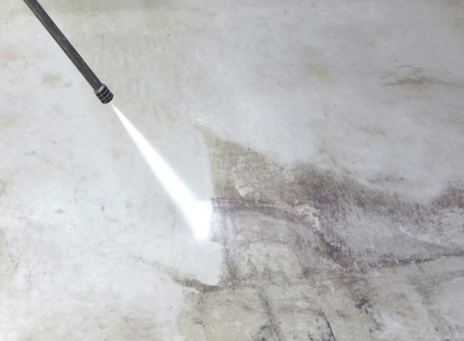 コンクリート洗浄の課題を解決｜水を使わない最新レーザー工法